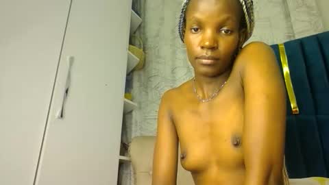 Snapshot of luckyy003 chatting on 18, 11, 2025 brielle online show from 18, 11, 2025