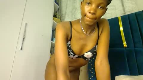 Snapshot of luckyy003 chatting on 21, 11, 2025 brielle online show from 21, 11, 2025