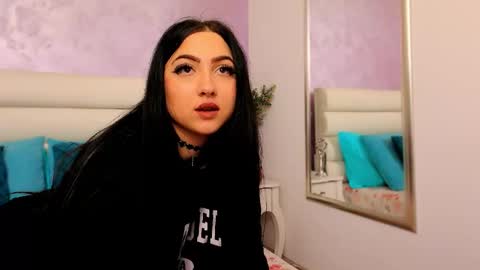 Mia online show from 2, 12, 2025