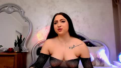 Snapshot of luckyymia chatting on 8, 4, 2026 Mia online show from 8, 4, 2026