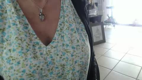 Snapshot of lucy_0000 chatting on 14, 4, 2026 lucy_0000 online show from 14, 4, 2026