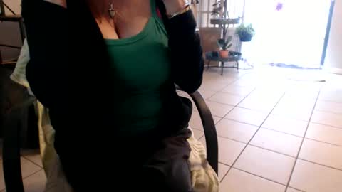 Snapshot of lucy_0000 chatting on 8, 6, 2026 lucy_0000 online show from 8, 6, 2026
