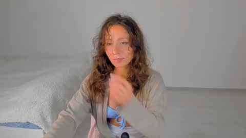 lucy__ray online show from 1, 12, 2025