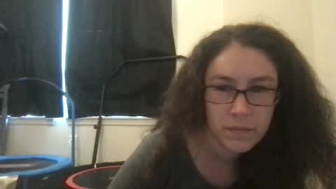 Snapshot of lucy_allison chatting on 21, 4, 2026 Lucy online show from 21, 4, 2026