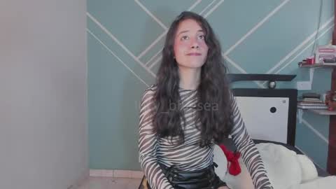 Snapshot of lucy_bluesea chatting on 23, 4, 2026 Lucy Herrera online show from 23, 4, 2026