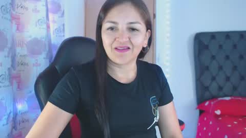 Snapshot of lucy_chanell chatting on 19, 1, 2025 lucy online show from 19, 1, 2025