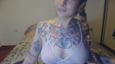 Snapshot of lucy_dreams69 chatting on 13, 11, 2025 Lucia online show from 13, 11, 2025