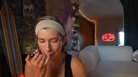 Lucy. online show from 2, 6, 2026