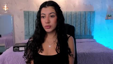 Snapshot of lucy_greys_ chatting on 7, 7, 2026 Lucy Greys online show from 7, 7, 2026