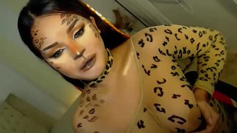 Snapshot of lucy_heartfiliaxxx chatting on 5, 1, 2025 MONA online show from 5, 1, 2025