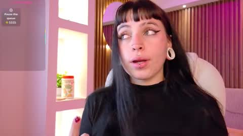 Snapshot of lucy_smith7 chatting on 14, 11, 2025 Sofia online show from 14, 11, 2025