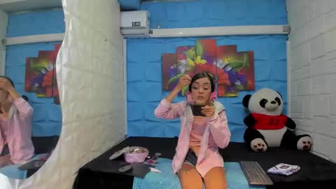 Snapshot of lucy_unlimited chatting on 6, 11, 2025 Lucy unlimit come back here online show from 6, 11, 2025