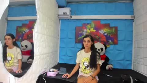 Snapshot of lucy_unlimited chatting on 16, 11, 2025 Lucy unlimit come back here online show from 16, 11, 2025