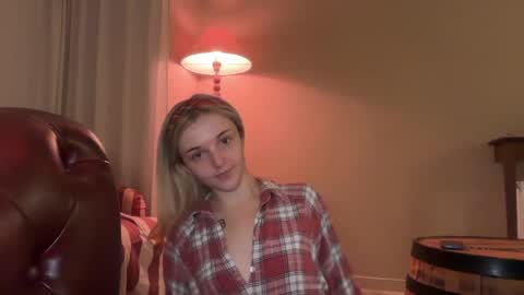 Snapshot of lucydelovely chatting on 27, 5, 2026 Lucy online show from 27, 5, 2026
