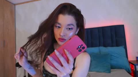 Snapshot of lucydeluca chatting on 4, 5, 2026 LucyDeLuca online show from 4, 5, 2026