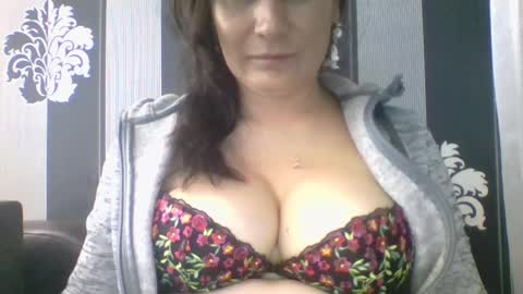 Snapshot of lucyhot6 chatting on 16, 9, 2025 lucybylucy online show from 16, 9, 2025