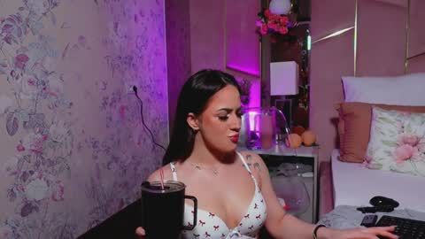 Snapshot of lucylexton chatting on 4, 4, 2026 Lucy Lexton online show from 4, 4, 2026