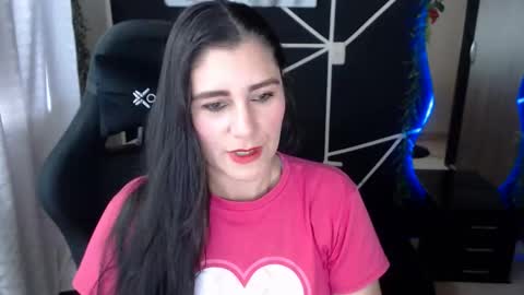 Snapshot of lucyli_ chatting on 25, 11, 2025 LUCY online show from 25, 11, 2025