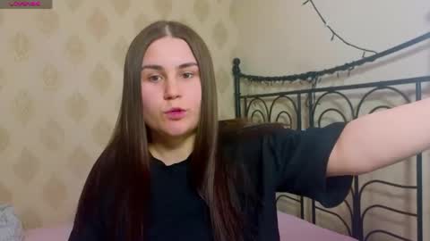 Snapshot of lucymur chatting on 12, 4, 2026 Lucy online show from 12, 4, 2026