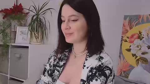 Snapshot of lucyrosy chatting on 2, 1, 2025 Lucy online show from 2, 1, 2025
