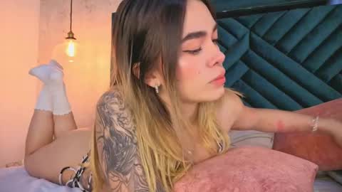 Snapshot of lucyvega4 chatting on 28, 9, 2025 Lucy online show from 28, 9, 2025