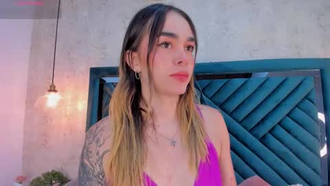 Snapshot of lucyvega4 chatting on 21, 10, 2025 Lucy online show from 21, 10, 2025