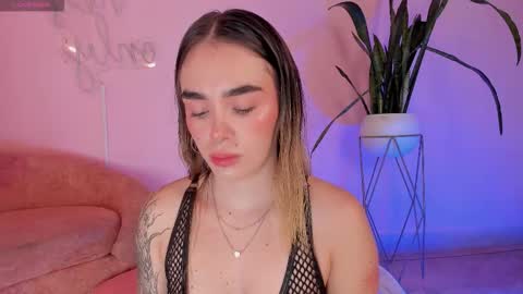 Snapshot of lucyvega4 chatting on 31, 10, 2025 Lucy online show from 31, 10, 2025