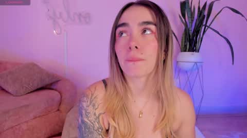 Snapshot of lucyvega4 chatting on 1, 11, 2025 Lucy online show from 1, 11, 2025