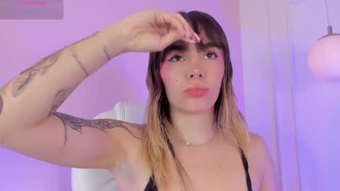 Snapshot of lucyvega4 chatting on 17, 11, 2025 Lucy online show from 17, 11, 2025