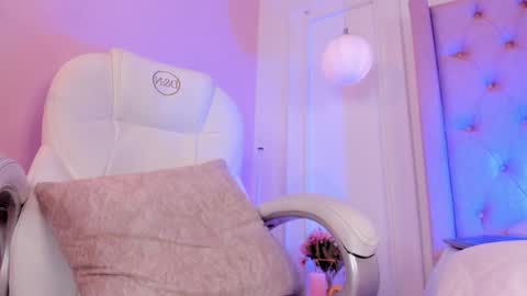 Snapshot of lucyvega4 chatting on 5, 12, 2025 Lucy online show from 5, 12, 2025