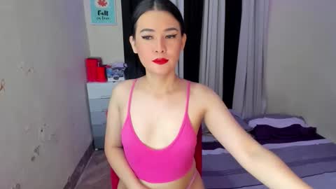 Snapshot of lucyx143 chatting on 20, 10, 2025 Lucy online show from 20, 10, 2025