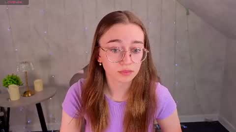 Snapshot of lucyy_green chatting on 19, 6, 2026 Lucy online show from 19, 6, 2026