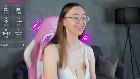 Snapshot of lucyy_green chatting on 22, 7, 2026 Lucy online show from 22, 7, 2026