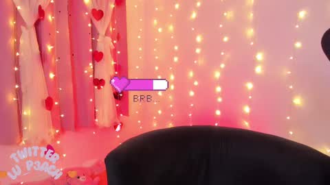 Snapshot of lucyy_peach chatting on 23, 2, 2025 LUCYY FROM HOME  online show from 23, 2, 2025