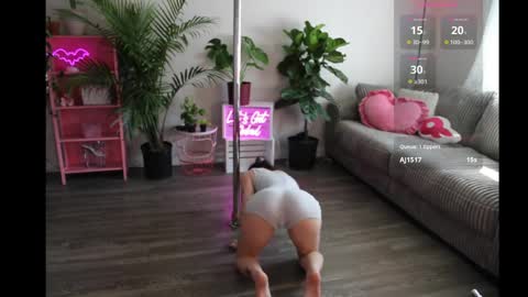 Snapshot of lucyyluvss chatting on 7, 4, 2026 Lucy online show from 7, 4, 2026