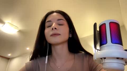 Snapshot of ludivinablice chatting on 13, 3, 2026 Mika online show from 13, 3, 2026