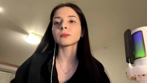 Snapshot of ludivinablice chatting on 18, 3, 2026 Mika online show from 18, 3, 2026