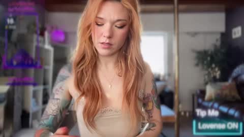 Snapshot of luebeam chatting on 18, 2, 2025 Luubeam INSTA luubeammm TWITTER lunaisreallycu1 online show from 18, 2, 2025