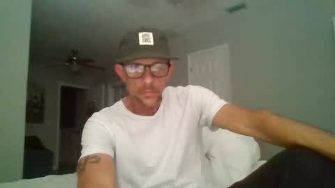 luiggii0904 online show from 11, 4, 2026