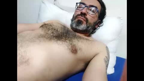 Snapshot of luis2988z chatting on 22, 3, 2026 Hairyman online show from 22, 3, 2026