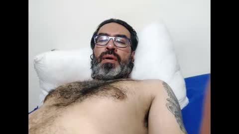 Snapshot of luis2988z chatting on 28, 4, 2026 Hairyman online show from 28, 4, 2026