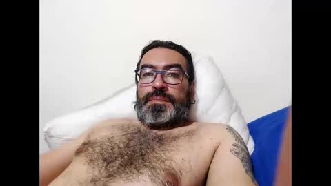 Snapshot of luis2988z chatting on 2, 5, 2026 Hairyman online show from 2, 5, 2026