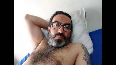Snapshot of luis2988z chatting on 2, 5, 2026 Hairyman online show from 2, 5, 2026