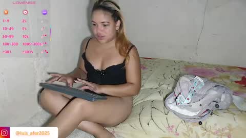 Snapshot of luisa2025_ chatting on 14, 4, 2026 Hot Latina online show from 14, 4, 2026