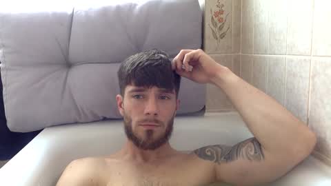 Snapshot of luisbadx chatting on 16, 4, 2026 Luis Badx online show from 16, 4, 2026