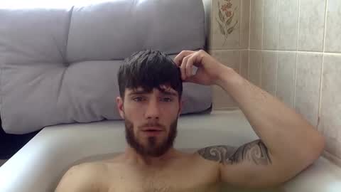 Snapshot of luisbadx chatting on 23, 4, 2026 Luis Badx online show from 23, 4, 2026