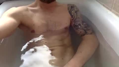 Snapshot of luisbadx chatting on 24, 4, 2026 Luis Badx online show from 24, 4, 2026