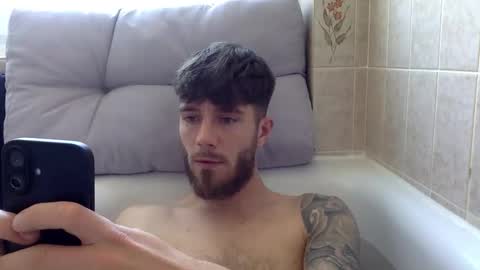 Snapshot of luisbadx chatting on 1, 5, 2026 Luis Badx online show from 1, 5, 2026
