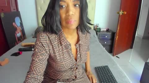 Snapshot of luissa_s1 chatting on 11, 11, 2025 Luissa online show from 11, 11, 2025