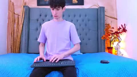 Snapshot of luke_carter chatting on 17, 12, 2025 luke_carter online show from 17, 12, 2025